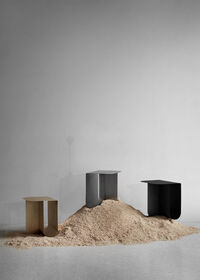 Mass Table Black