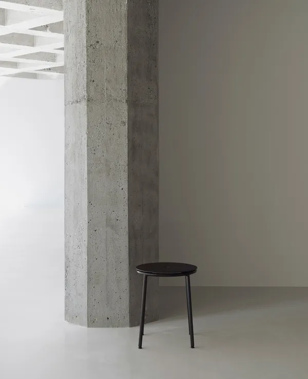 Circa Pall Svart Aluminium