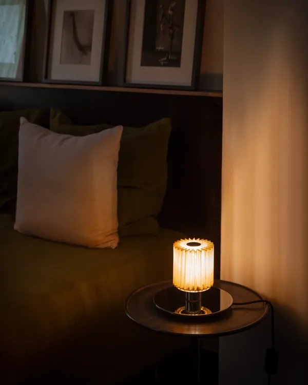 In the Sun 220 Table Lamp Silver / Gold Mesh