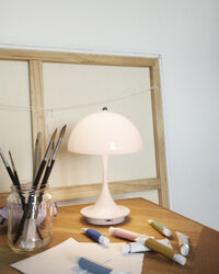 Panthella 160 Bordlampe Bærbar Pale Rose Opal Acryl