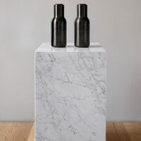 Plinth Tall Sivupöytä 51x30 cm Carrara Marmori