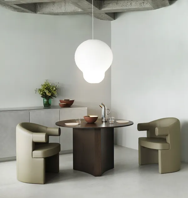 Bue Dining Table Ø120 cm Dark Stained Oak