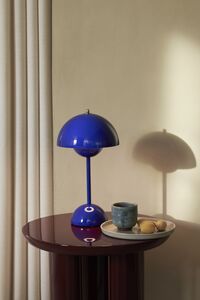 Flowerpot VP9 Pöytävalaisin Kannettava Cobalt Blue