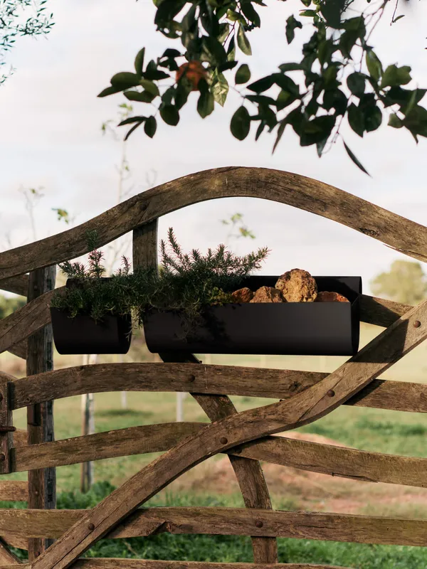 Uma Balcony Box 20 cm Black