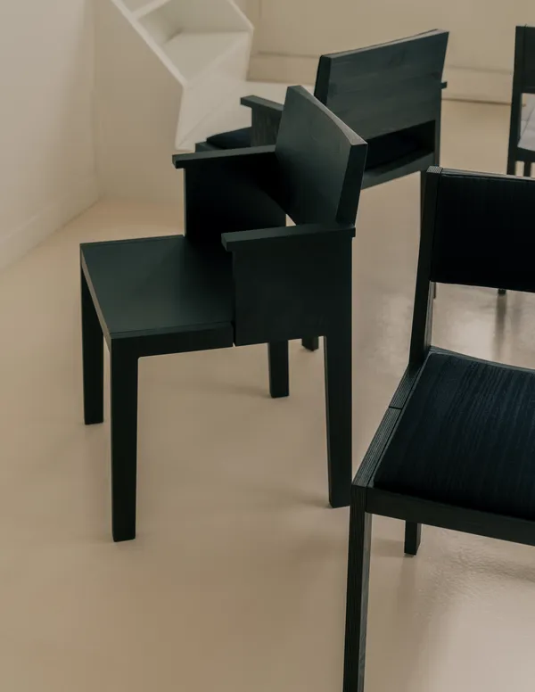 016 Maasto Spisestol Helkledd Sort