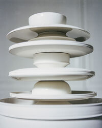 Dune Cake Stand Off-white