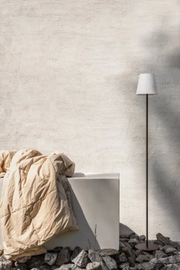 Tyra Golvlampa Portabel Kaffe