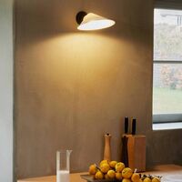 Plume SW Vägglampa Med Strömbrytare Polykarbonat
