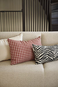 Soft Pude 40x60 cm Offwhite / Sort