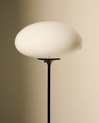 Stemlite Gulvlampe 110 cm Sort Krom / Opal