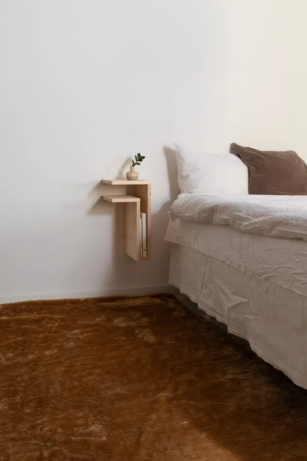 F-Shelf Vegghylle Venstre Furutre