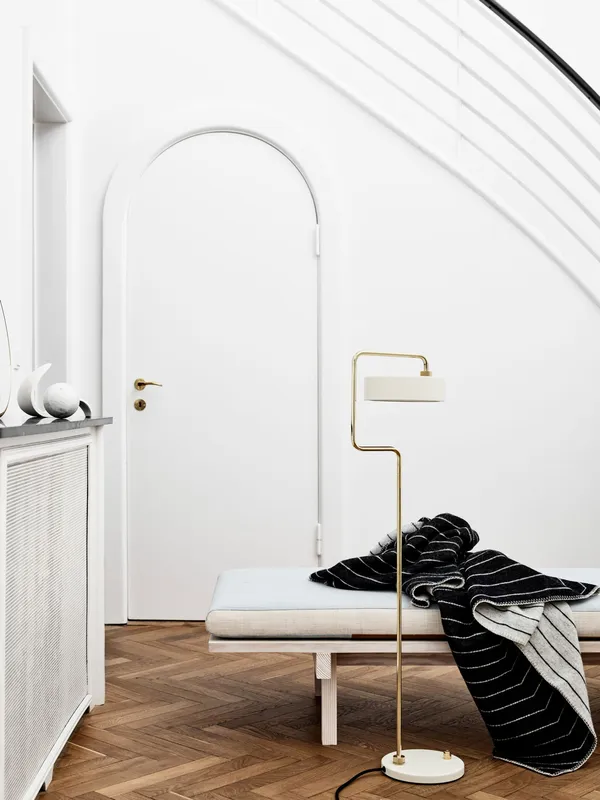 Petite Machine Golvlampa Oyster White