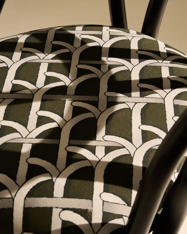 Bistra Spisestol Med Armlener Ebony / Reales Pattern 003