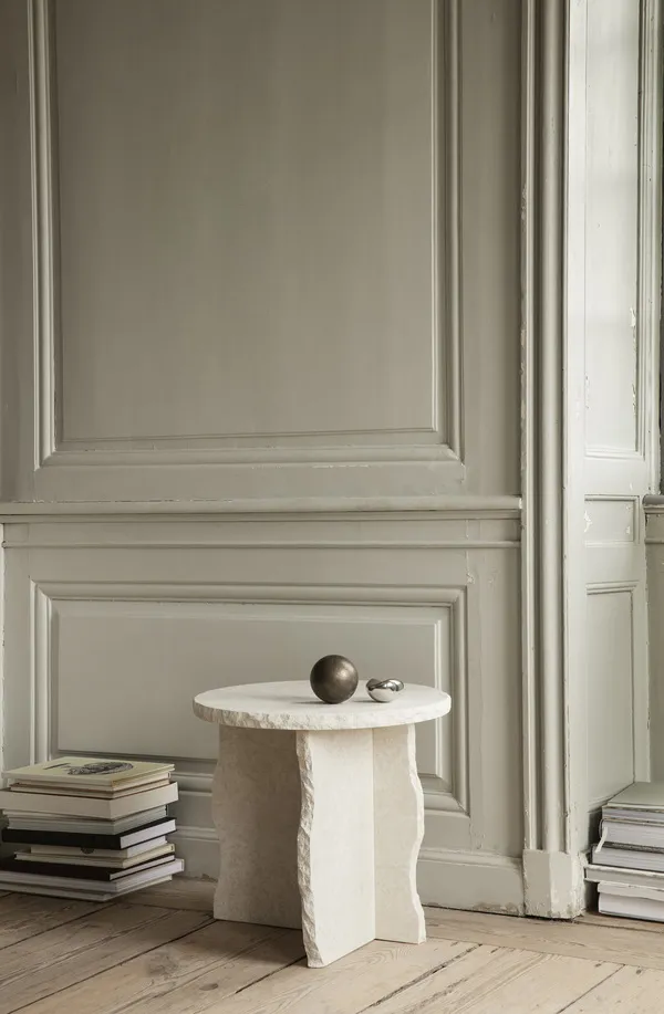 Mineral Sculptural Sidebord Bianco Curia Marmor Hvit