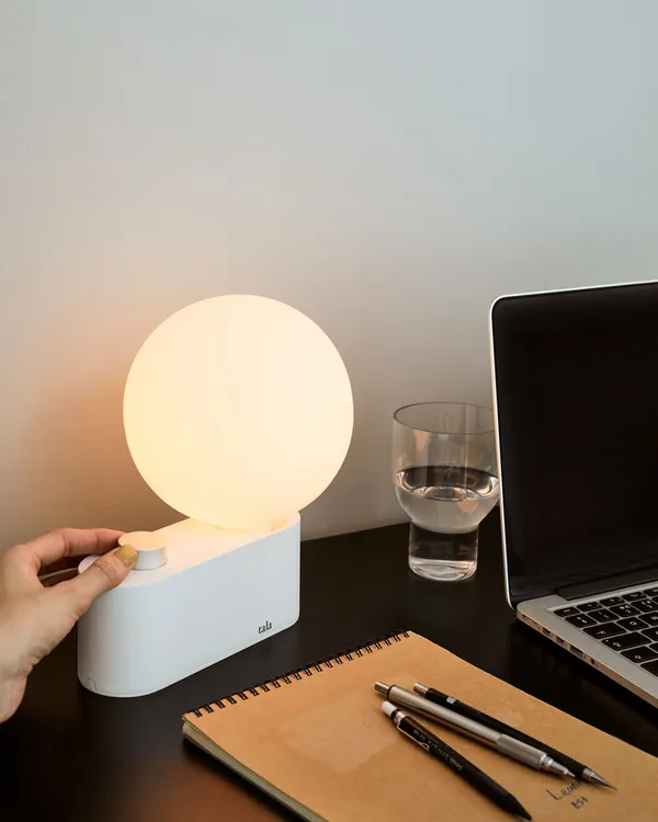 Alumina Table Lamp with Sphere IV White