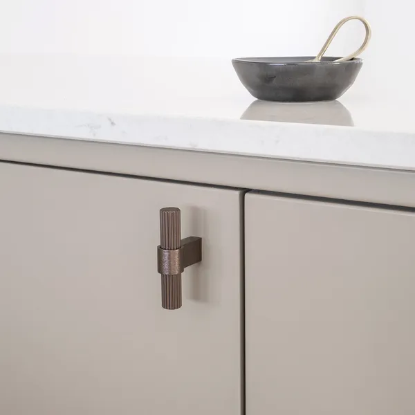 T Helix Stripe Knop Mørk Bronze