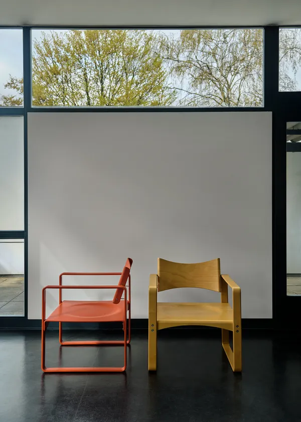 Series 270 F Lenestol Orange Red