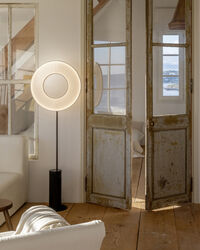 Iris Totem Golvlampa 60 cm Vit / Svart Marmor