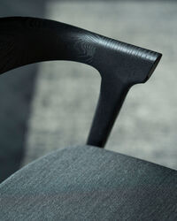 Bok Tuoli Tummapetsattu Tammi / Soft Black