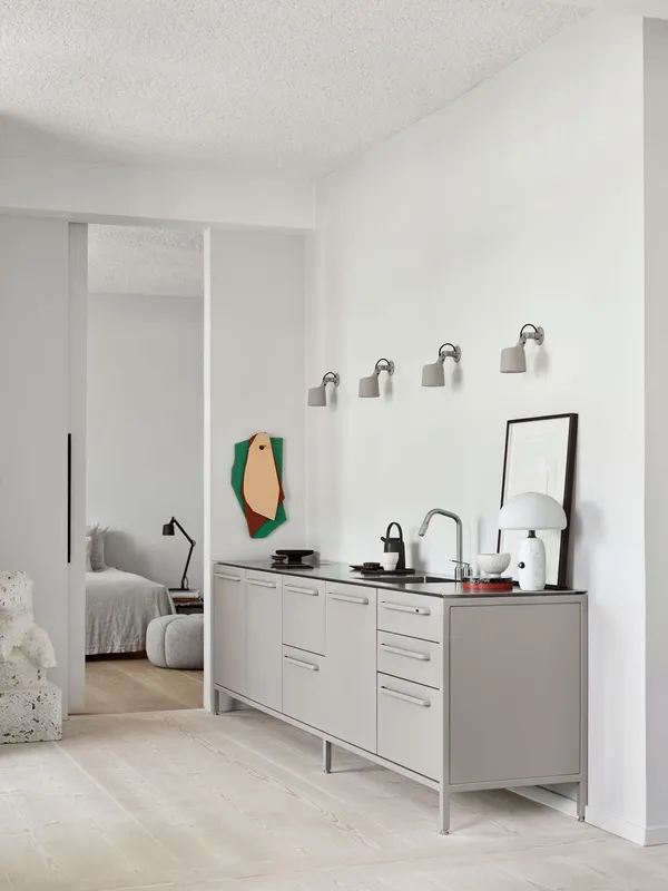 524 Wall Spot Warm grey