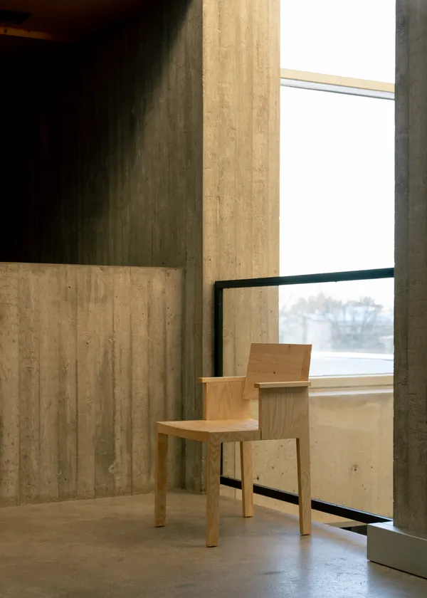 016 Maasto Spisestol Med Armlæn Naturlig