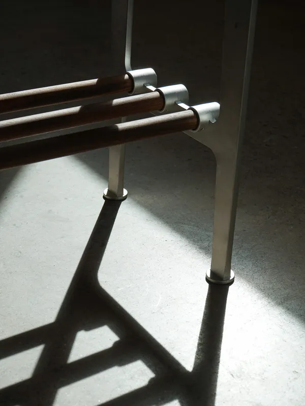 Nostalgi Bänk 100 cm Valnöt / Aluminium
