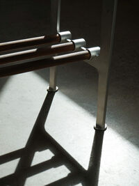 Nostalgi Bänk 100 cm Valnöt / Aluminium