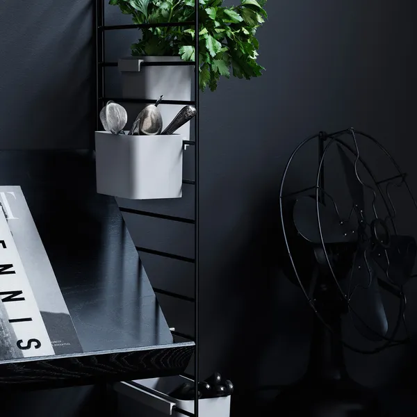 String Tidningshylla 30x58 cm Svartbetsad Ask