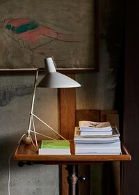 Tripod HM9 Bordlampe Mathvid