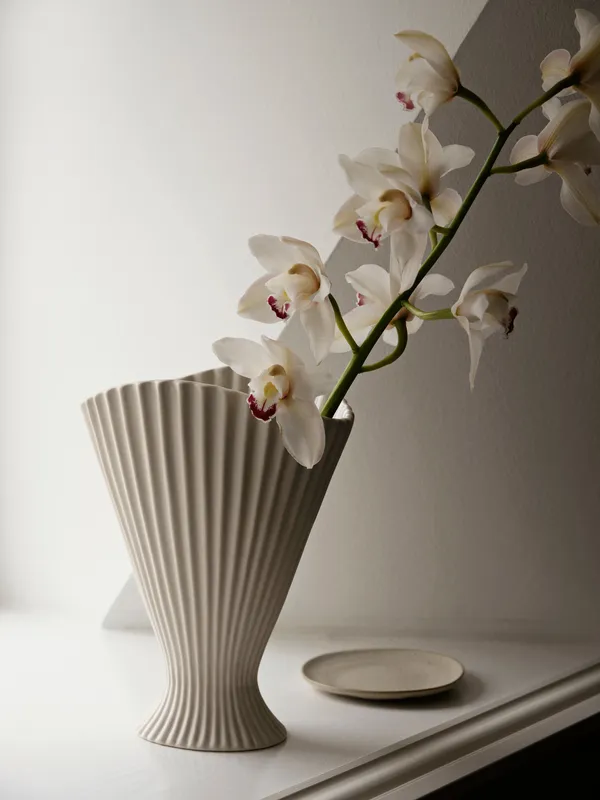 Fountain Vase Offwhite