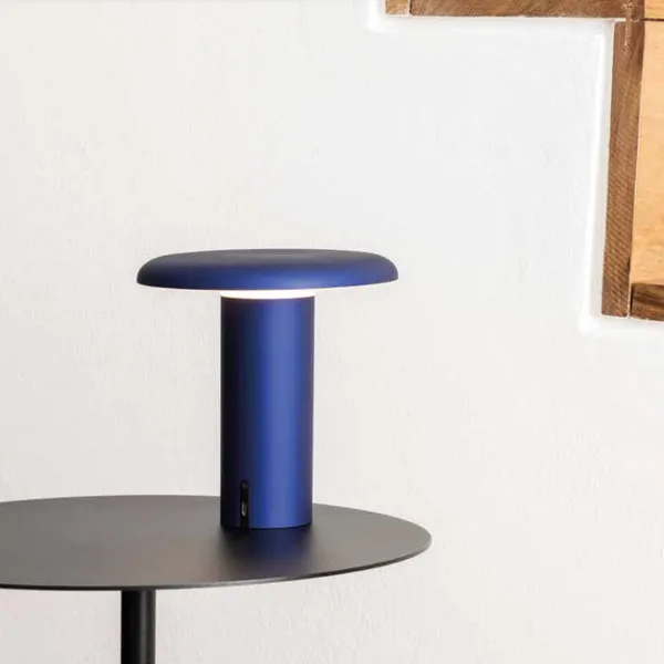 Takku Bordlampe Bærbar Anodized Blue