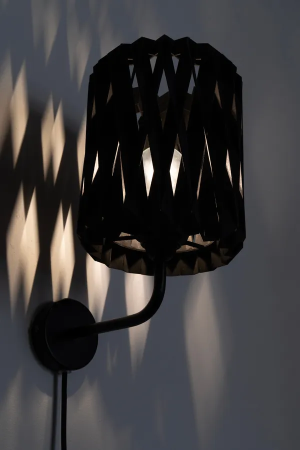 Signature 18 Vägglampa Svart