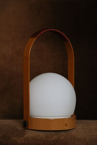 Carrie Bordslampa Portabel Golden Brown