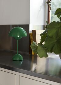Flowerpot VP9 Bordslampa Portabel Signal Green