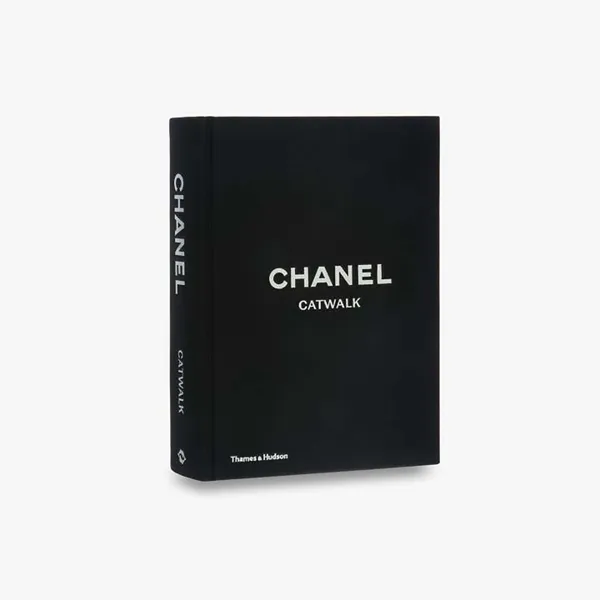 Chanel Catwalk Kirja