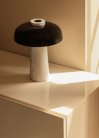 Reverse Bordlampe Carrara / Sort