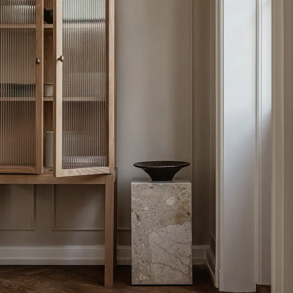 Plinth Tall Sivupöytä 51x30 cm Kunis Breccia Marmori