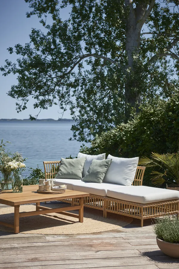 Julian Soffbord Teak 120x120 cm
