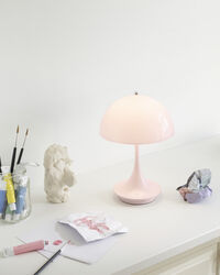 Panthella 160 Bordlampe Bærbar Pale Rose Opal Acryl