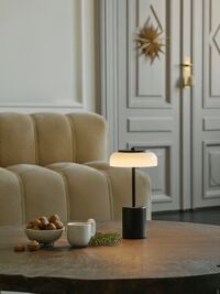 Blossi Mini Bordlampe Bærbar Sort / Opal