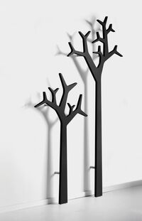 Tree Klesstativ Veggmontert 134 cm Sort