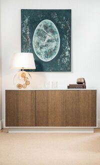 Line Burned Walnut Skjenk med 3 Dører Hvit