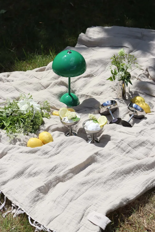 Flowerpot VP9 Bordslampa Portabel Signal Green