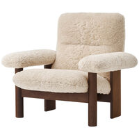 Brasilia Fåtölj Mörkbetsad Ek / Sheepskin Nature
