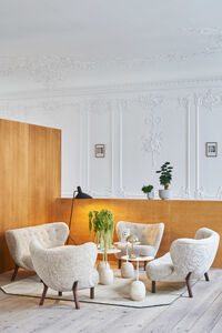 Little Petra VB1 Loungestol Fåreskind Moonlight / Valnød