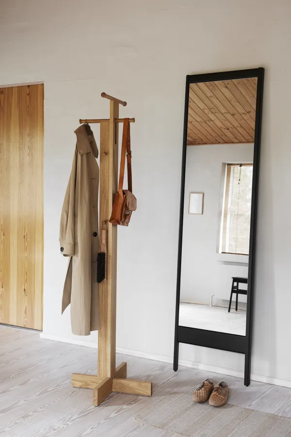 A Line Spegel 52x195 cm Svart Ek