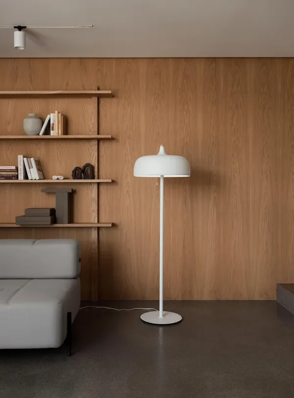 Acorn Golvlampa Mattvit