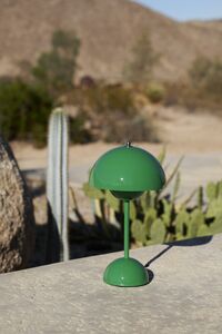 Flowerpot VP9 Bordslampa Portabel Signal Green