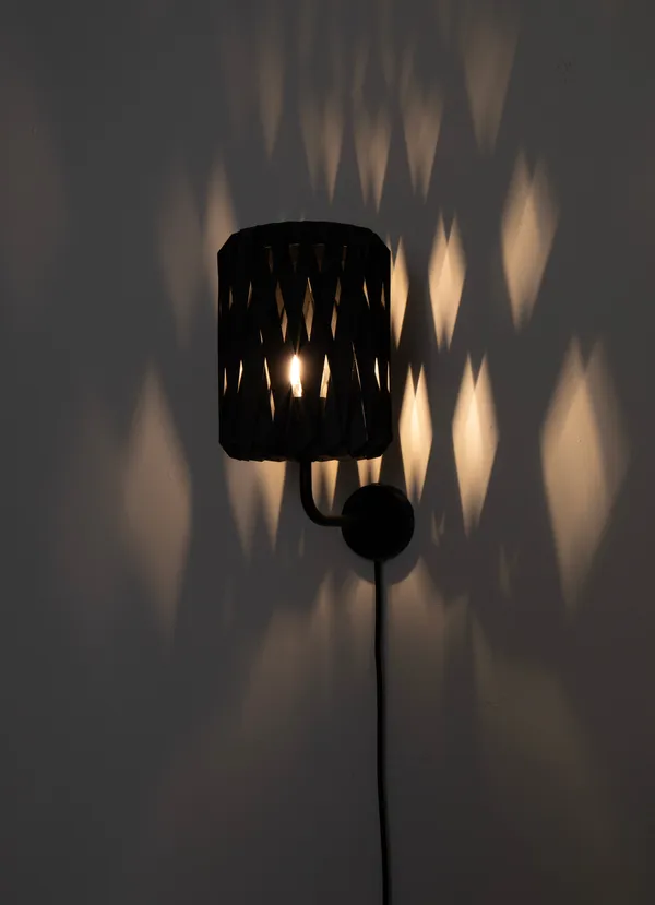 Signature 18 Vägglampa Svart