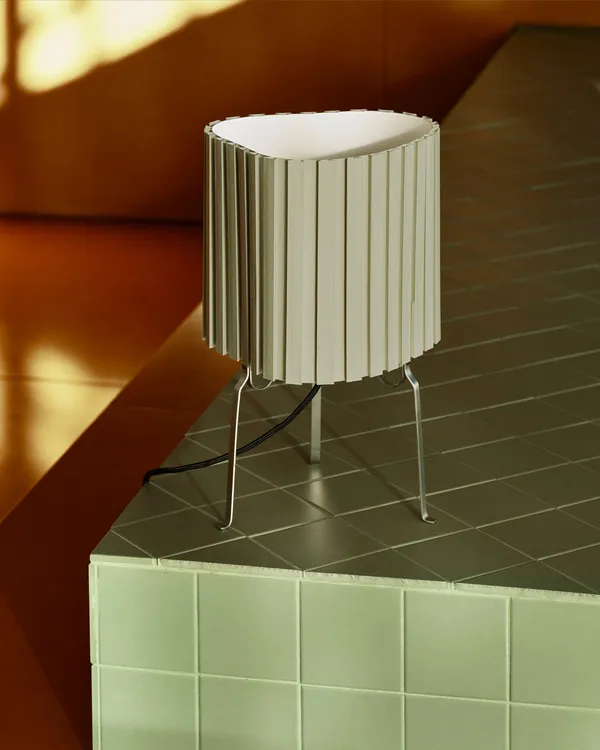 Canelé Bordslampa Almond Green